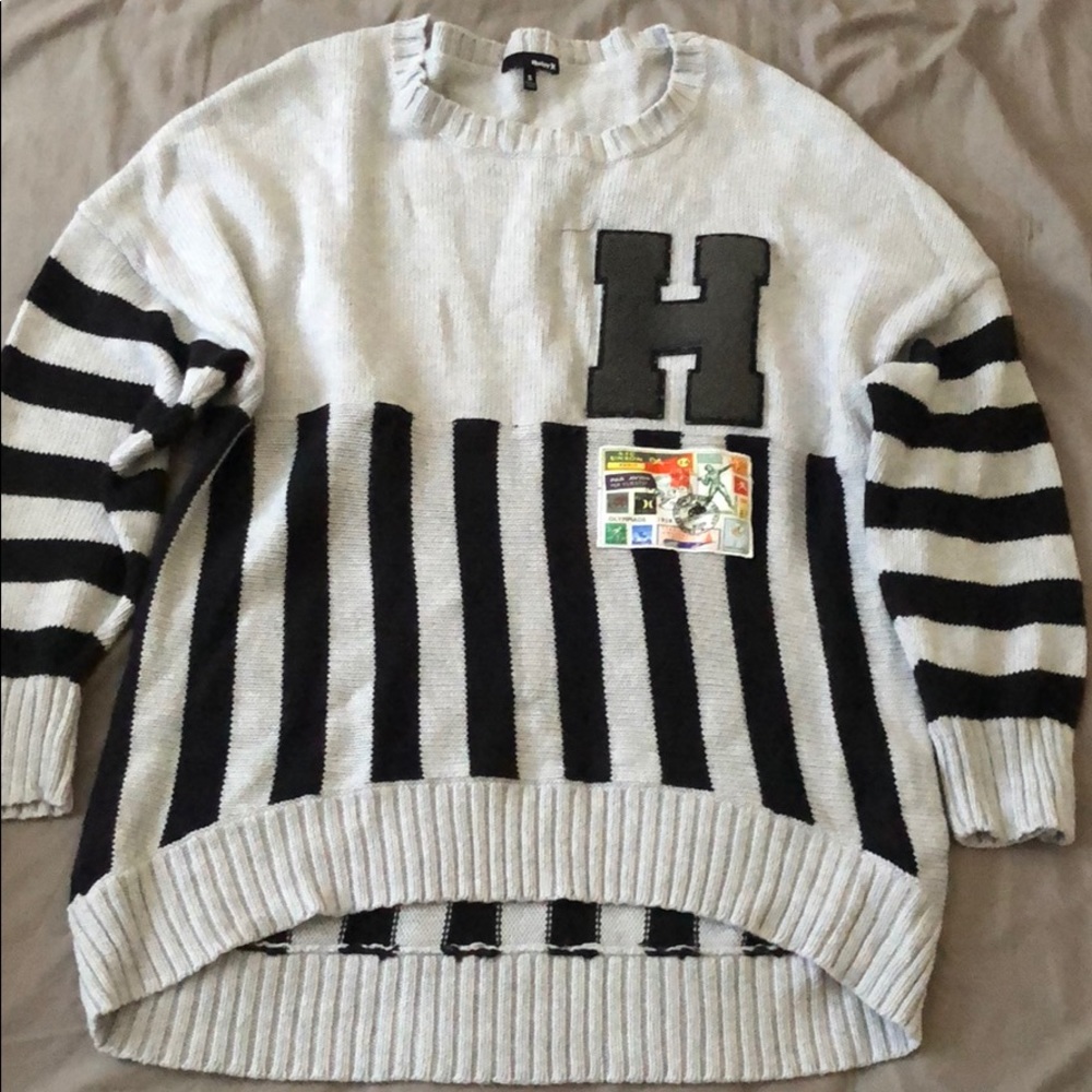 Hurley sweater